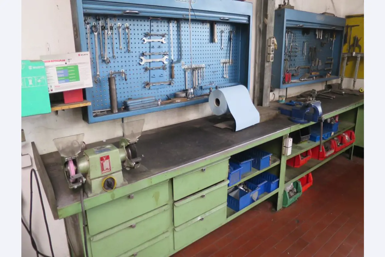 forklift trucks and car pool<br>-2