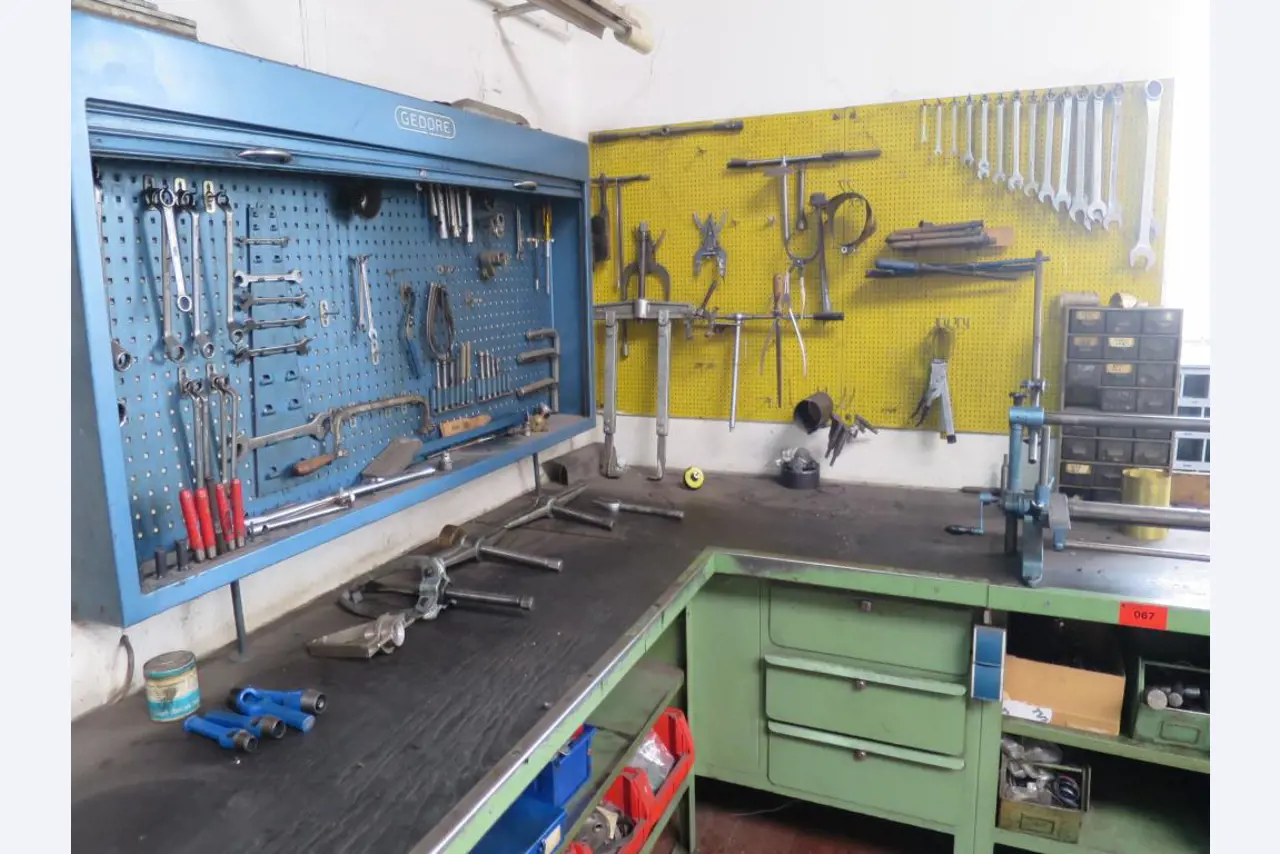 forklift trucks and car pool<br>-3