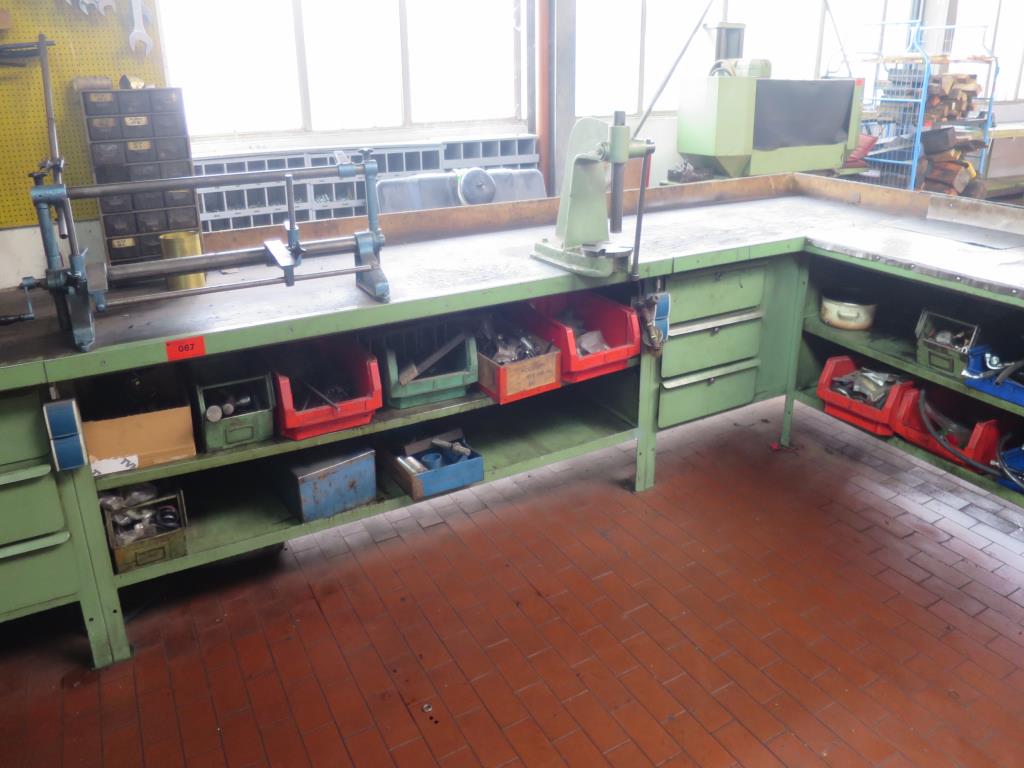 forklift trucks and car pool<br>-4