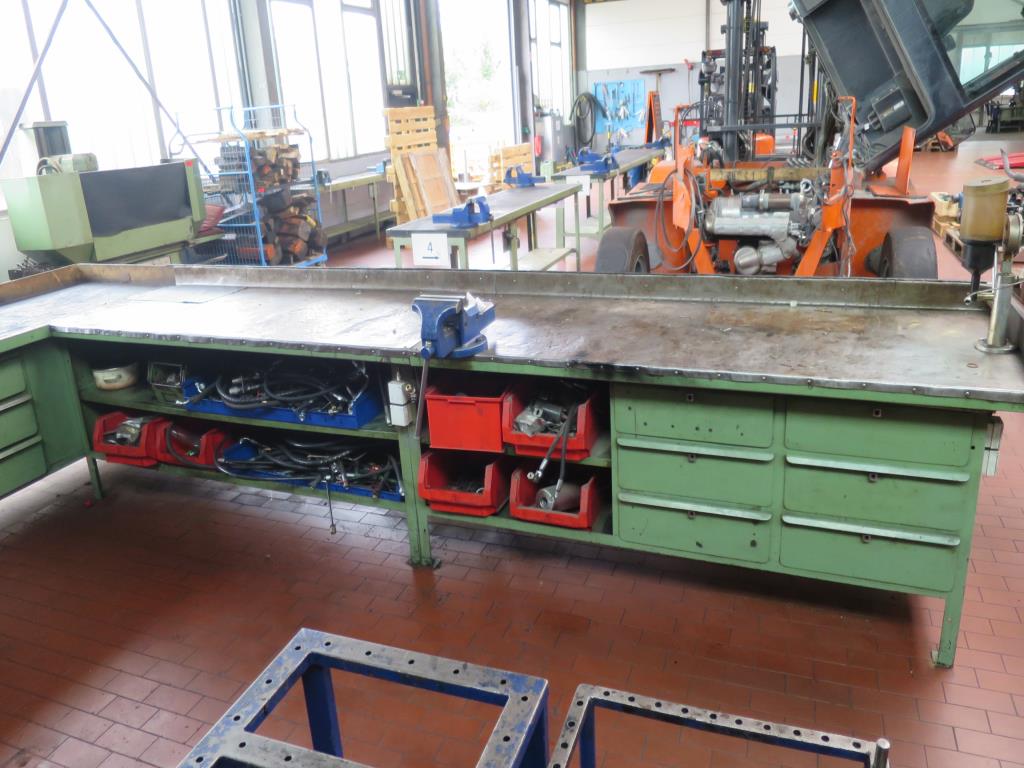 forklift trucks and car pool<br>-5