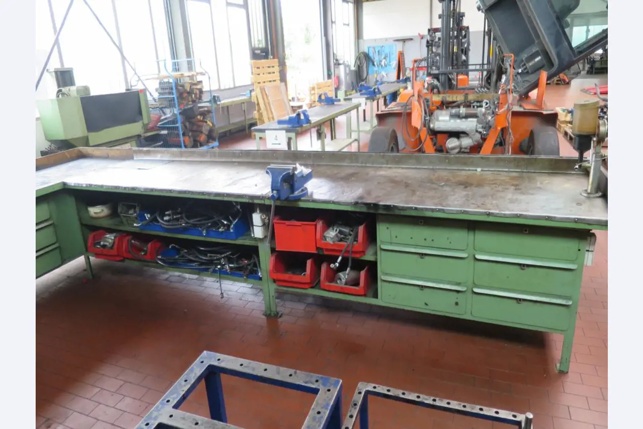 forklift trucks and car pool<br>-5