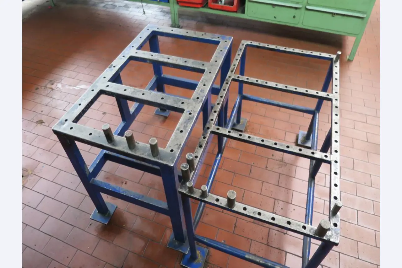 forklift trucks and car pool<br>-6