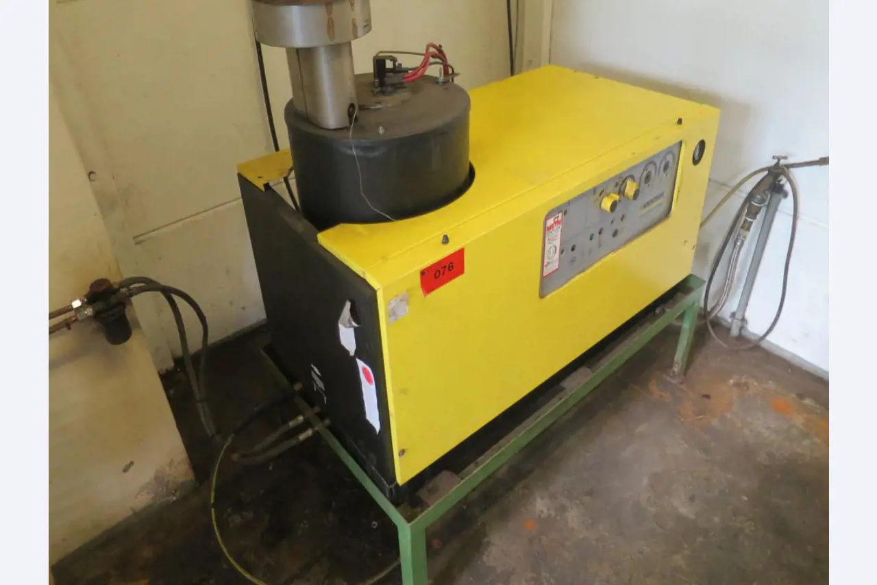 forklift trucks and car pool<br>-1