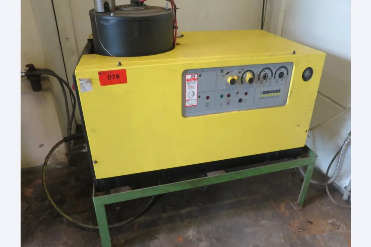 forklift trucks and car pool<br>-2