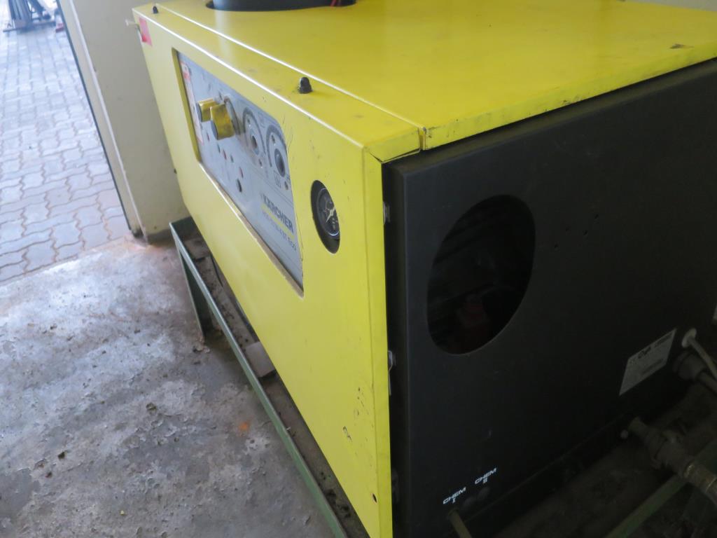 forklift trucks and car pool<br>-3