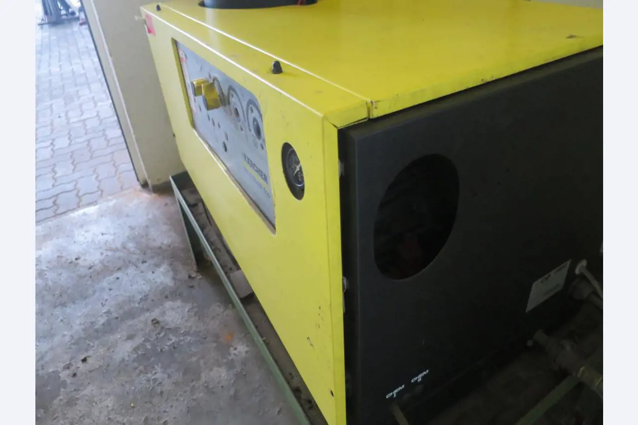 forklift trucks and car pool<br>-3