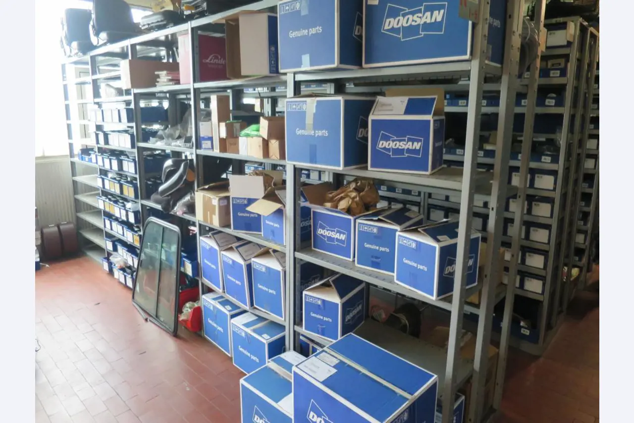 forklift trucks and car pool<br>-2