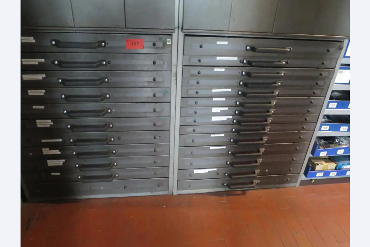 forklift trucks and car pool<br>-1