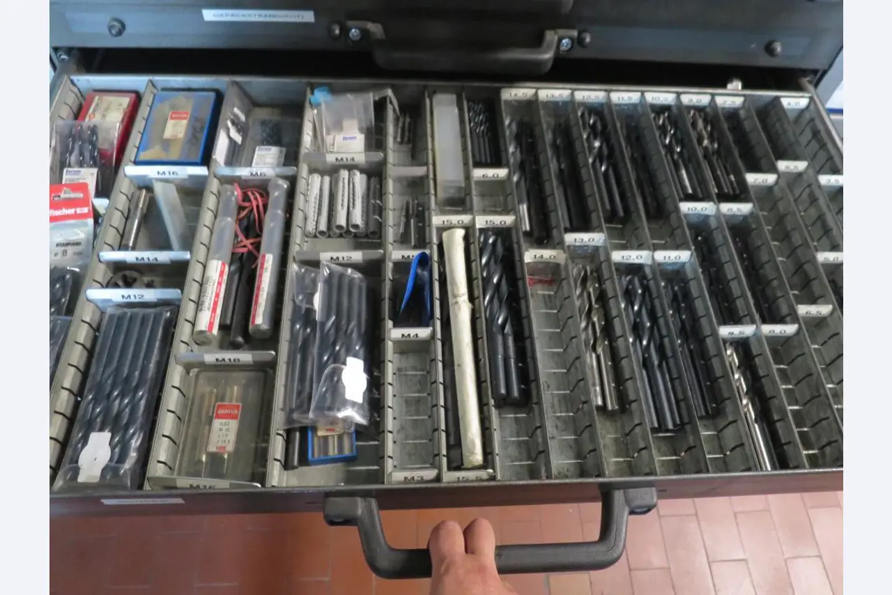 forklift trucks and car pool<br>-4