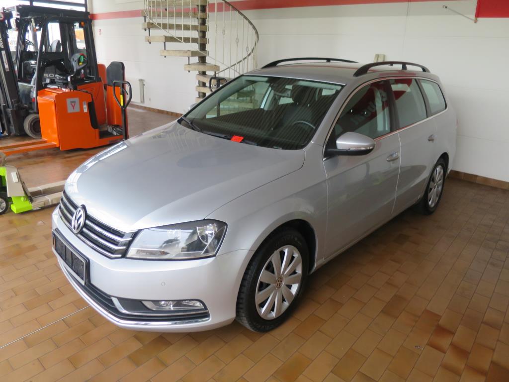 forklift trucks and car pool<br>-1