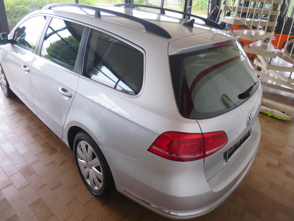 forklift trucks and car pool<br>-3