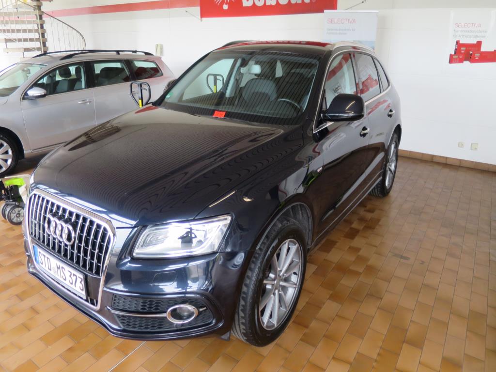 forklift trucks and car pool<br>-1