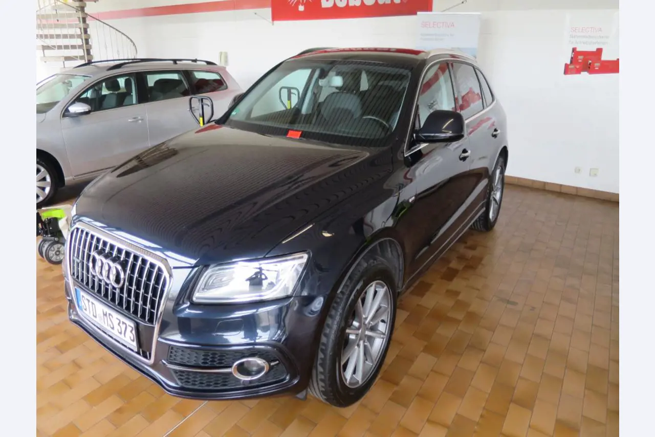 forklift trucks and car pool<br>-1