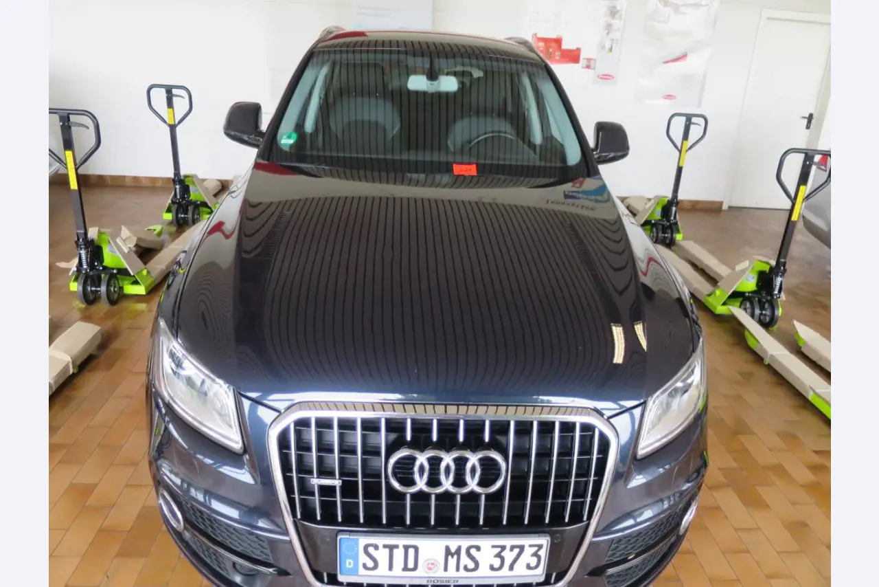 forklift trucks and car pool<br>-3