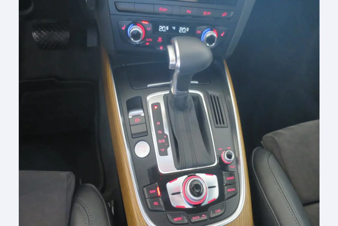 forklift trucks and car pool<br>-6