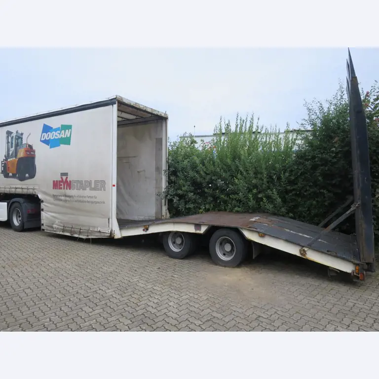 forklift trucks and car pool<br>-2