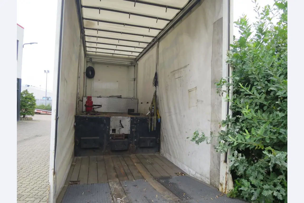 forklift trucks and car pool<br>-3