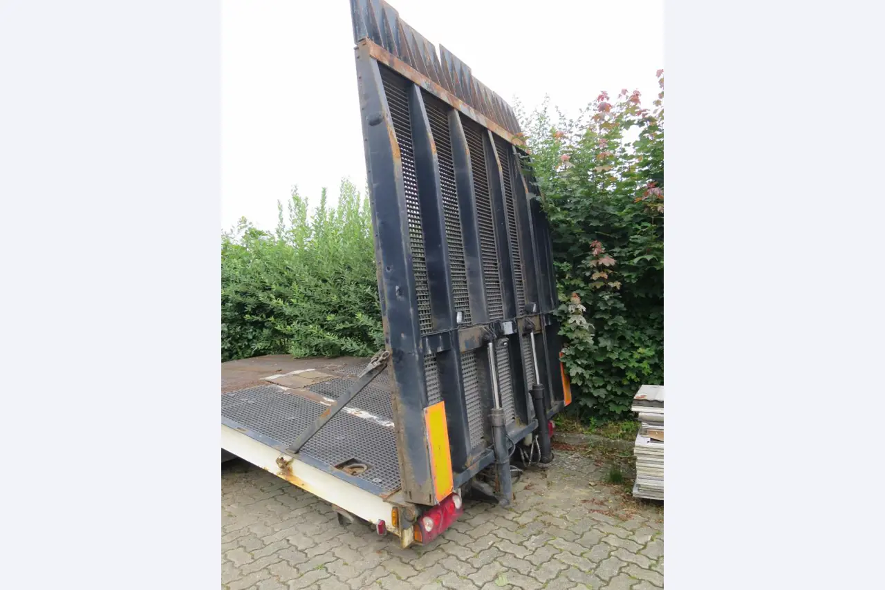 forklift trucks and car pool<br>-4