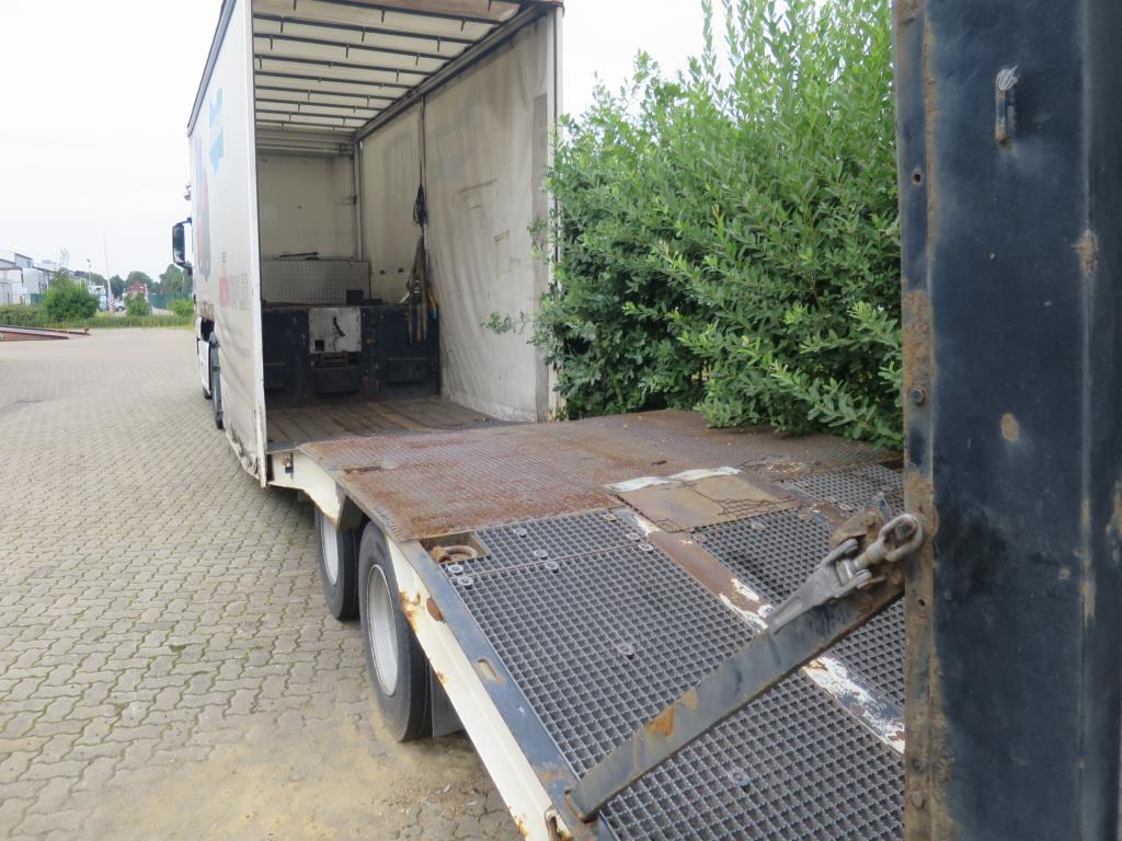 forklift trucks and car pool<br>-5