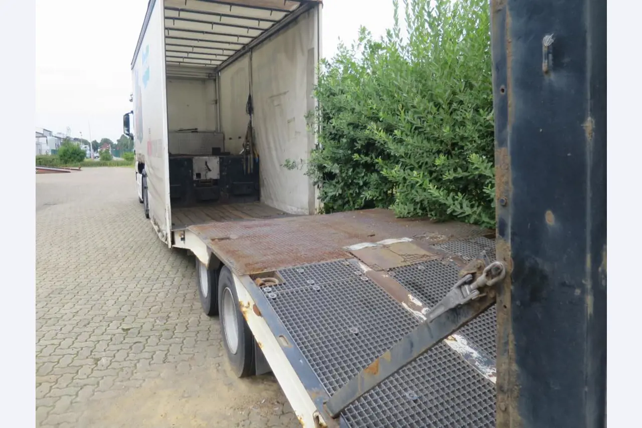 forklift trucks and car pool<br>-5