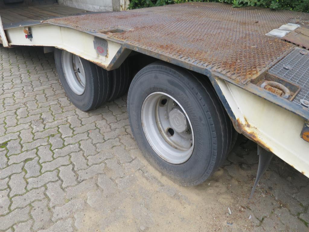 forklift trucks and car pool<br>-6