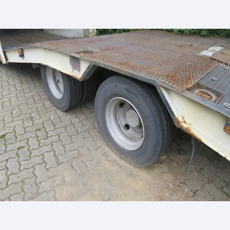 forklift trucks and car pool<br>-6