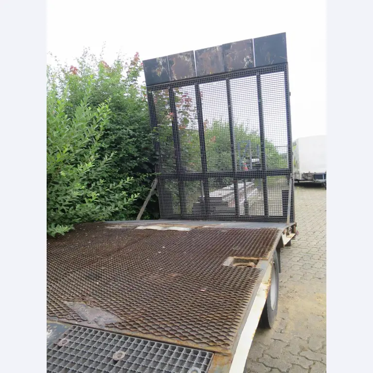 forklift trucks and car pool<br>-7