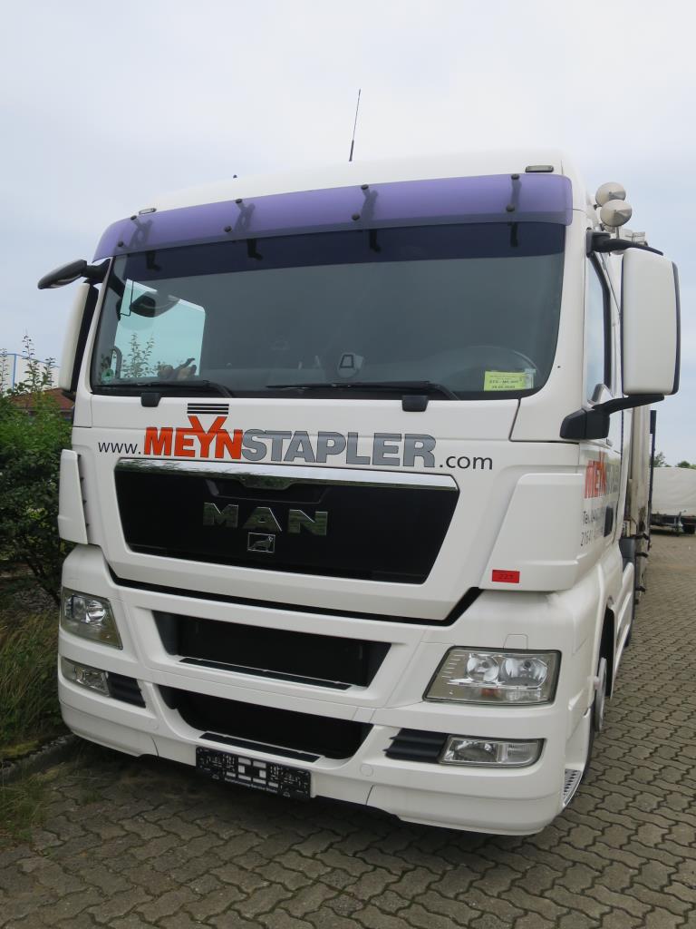 forklift trucks and car pool<br>-1