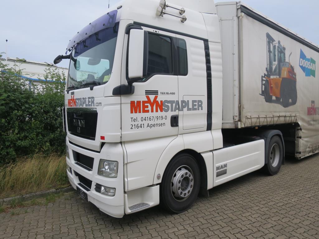 forklift trucks and car pool<br>-2