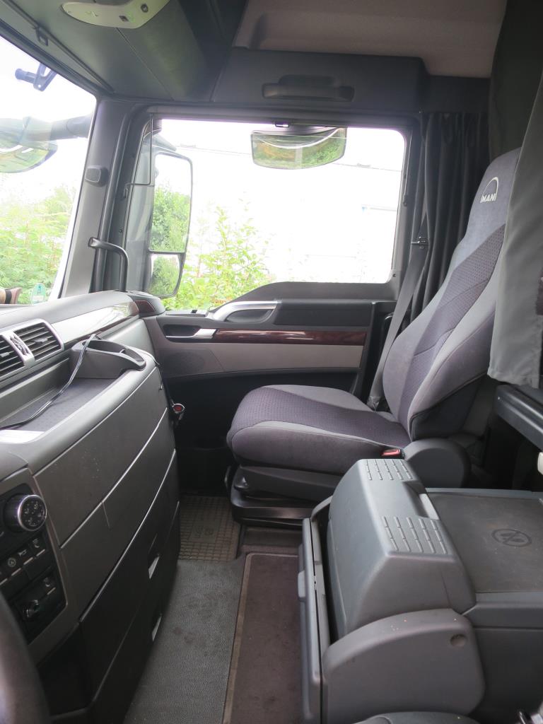 forklift trucks and car pool<br>-5