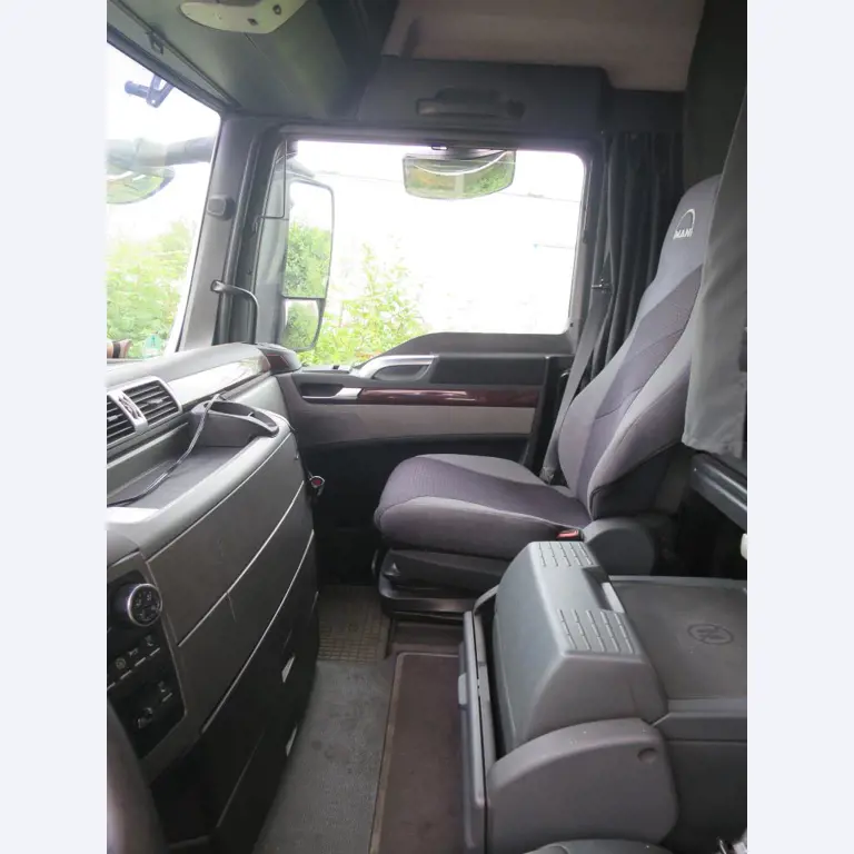 forklift trucks and car pool<br>-5