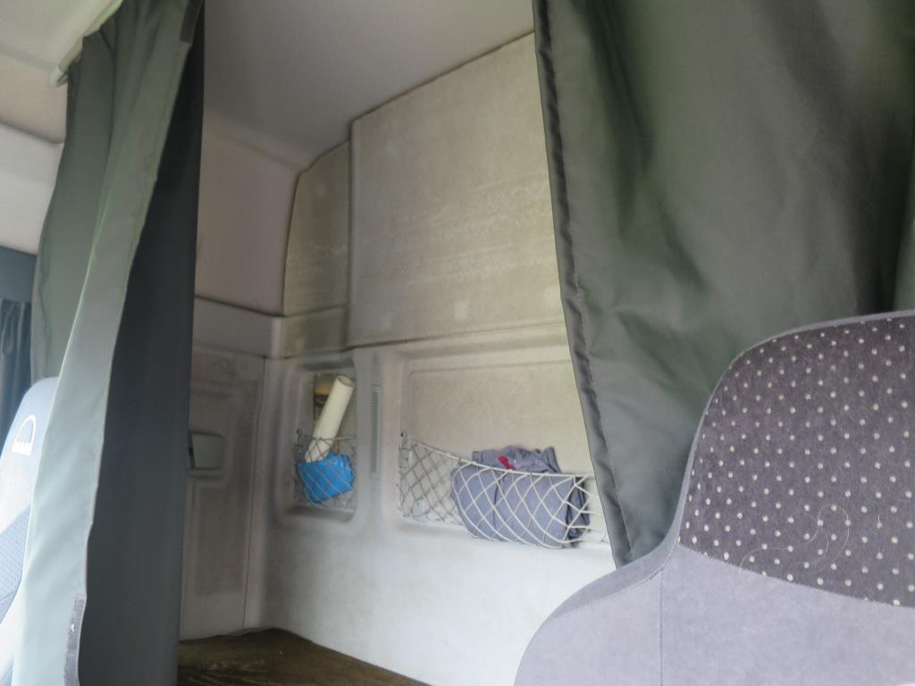 forklift trucks and car pool<br>-6