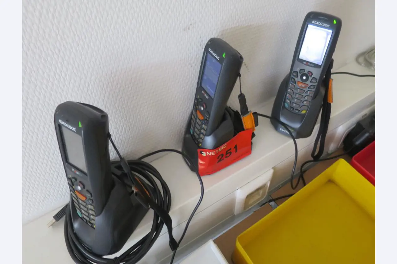 forklift trucks and car pool<br>-1