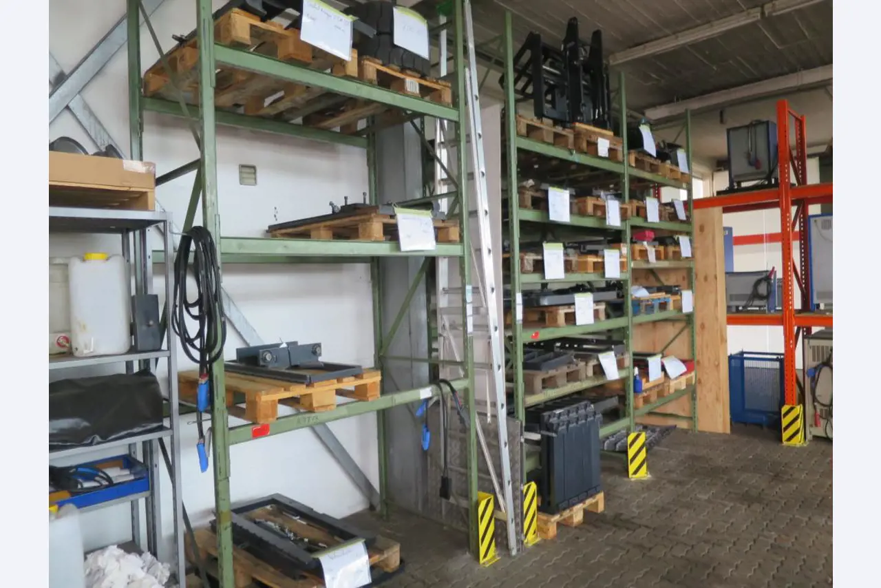 forklift trucks and car pool<br>-1