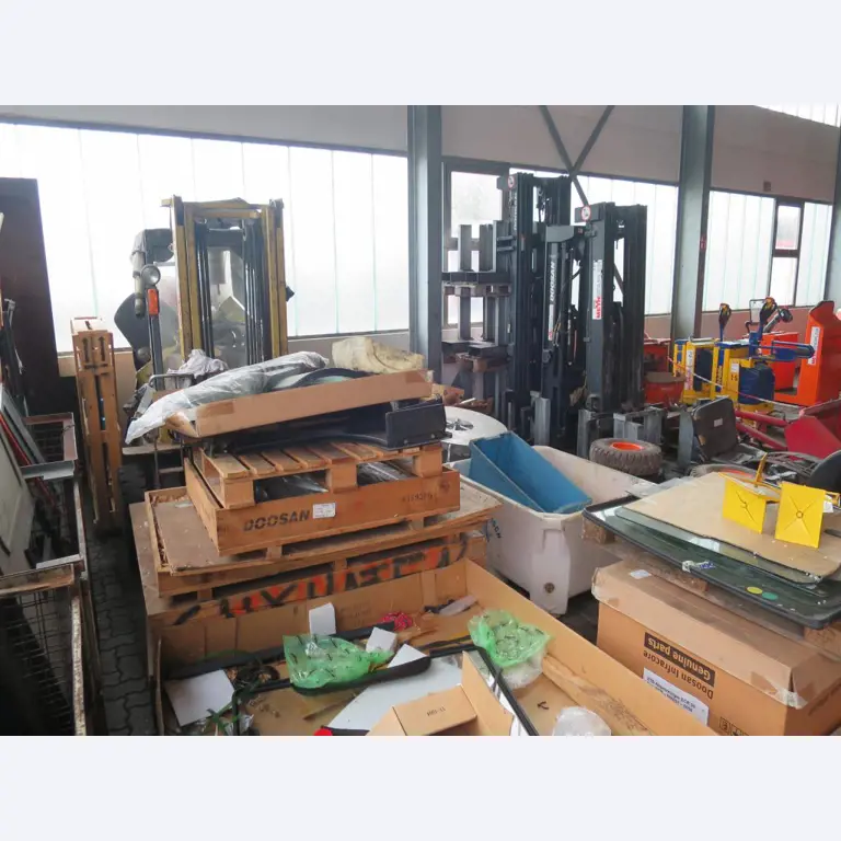 forklift trucks and car pool<br>-2