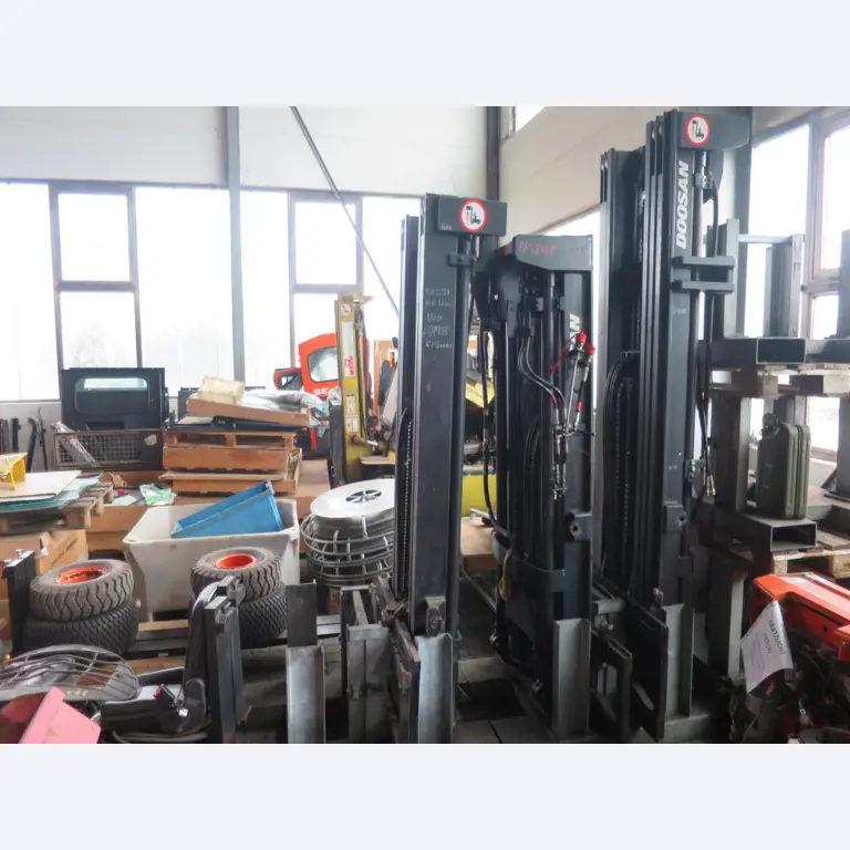 forklift trucks and car pool<br>-3