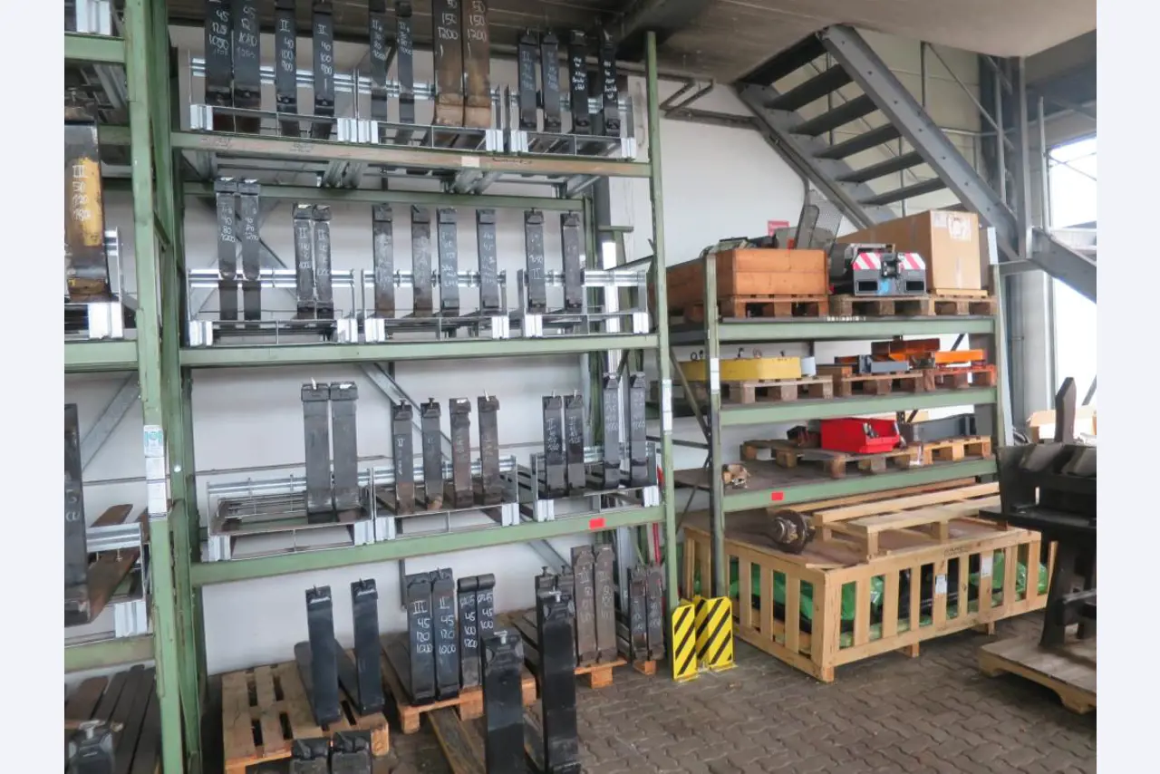 forklift trucks and car pool<br>-1