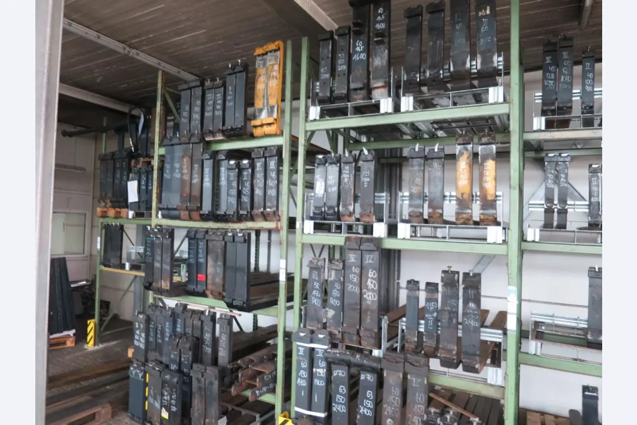 forklift trucks and car pool<br>-2