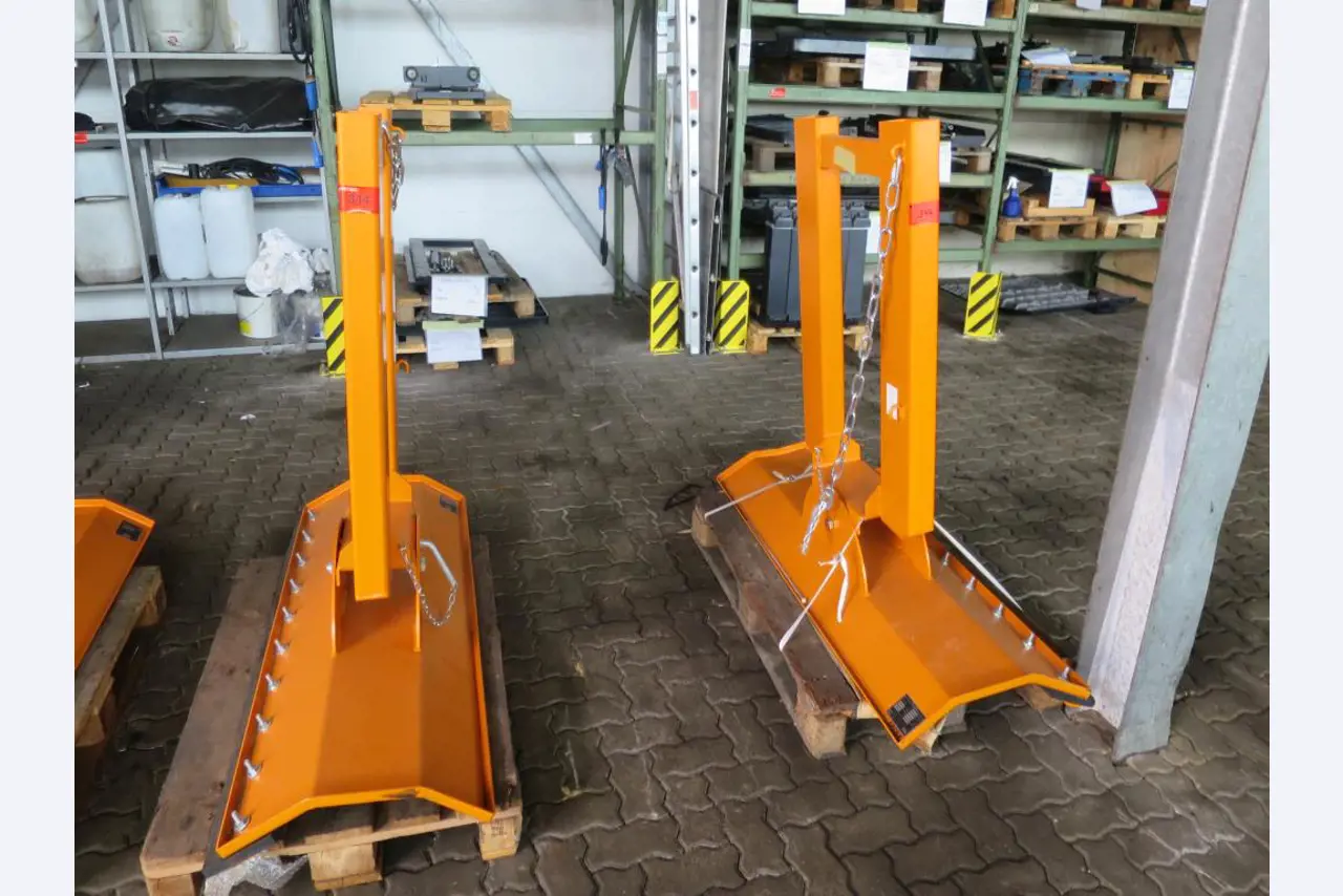 forklift trucks and car pool<br>-1