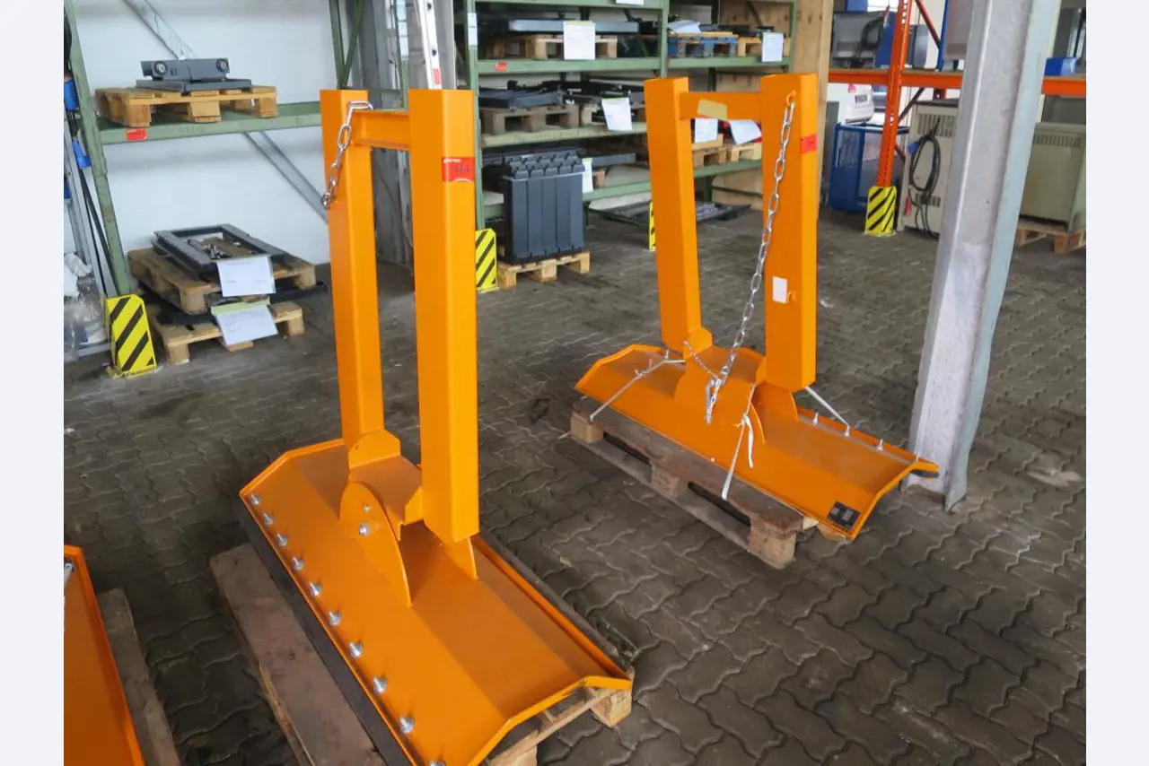 forklift trucks and car pool<br>-2