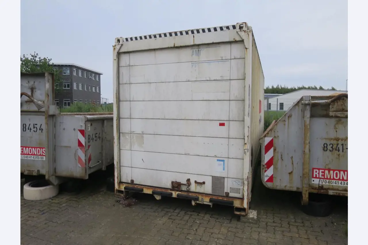 forklift trucks and car pool<br>-1