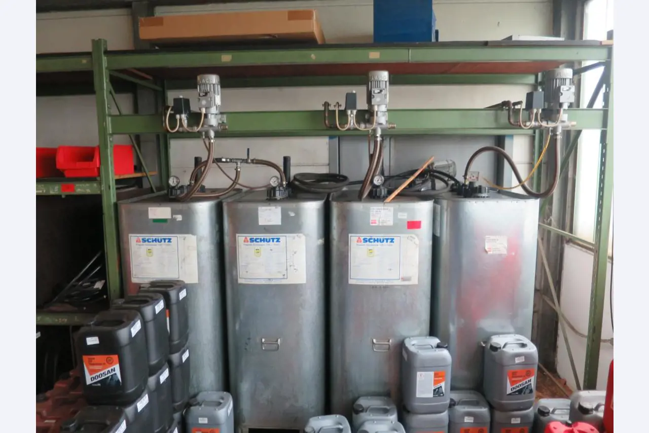 forklift trucks and car pool<br>-1