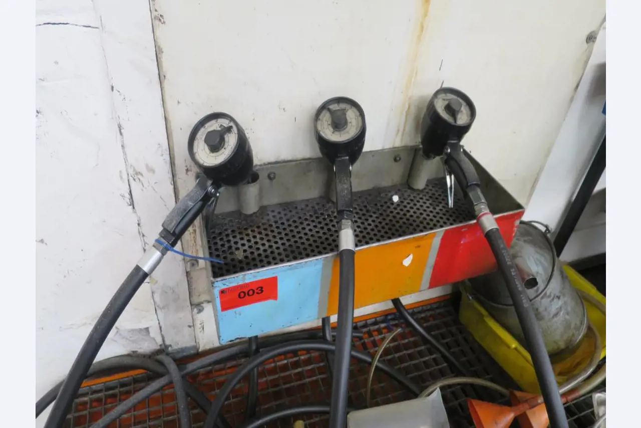 forklift trucks and car pool<br>-2