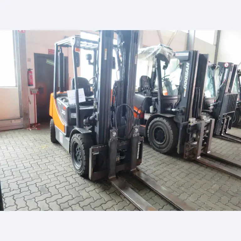 forklift trucks and car pool<br>-2