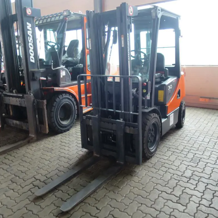 Diesel forklift (D9071) Doosan D30S-5