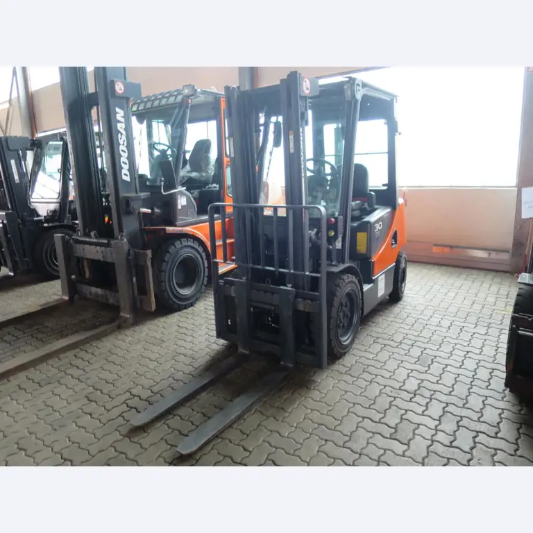 forklift trucks and car pool<br>-1