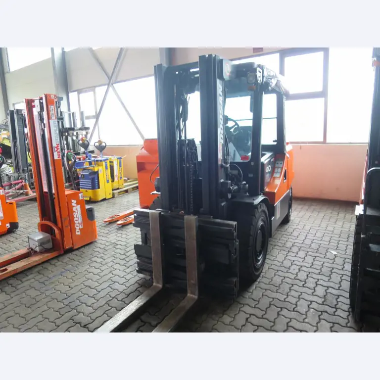 forklift trucks and car pool<br>-1