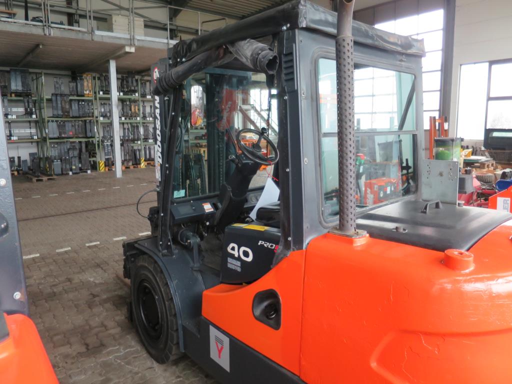 forklift trucks and car pool<br>-5