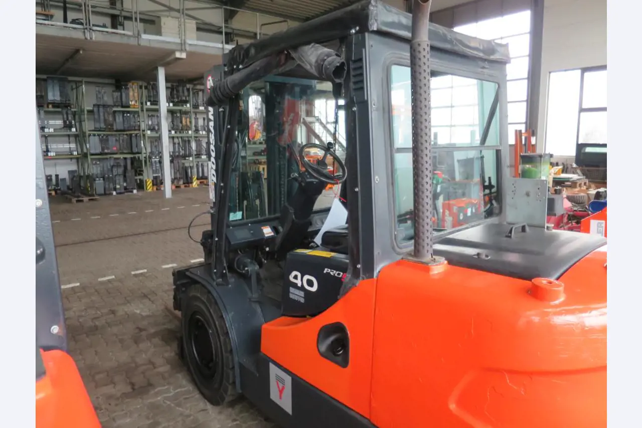 forklift trucks and car pool<br>-5