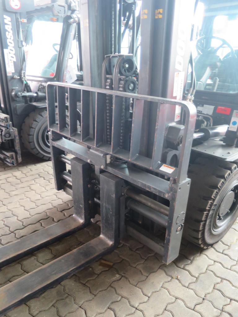forklift trucks and car pool<br>-2